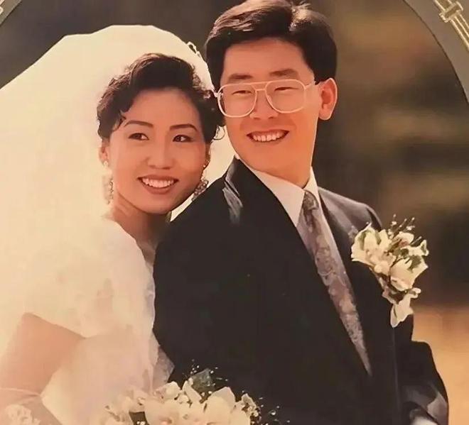 李在明和老婆一起亮相新的第一夫人叫金惠景比金建希温柔漂亮(图5)