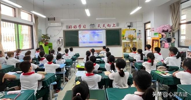 反转！向老师滋水后续监控画面曝光父亲行为被怒骂太恶心人(图4)