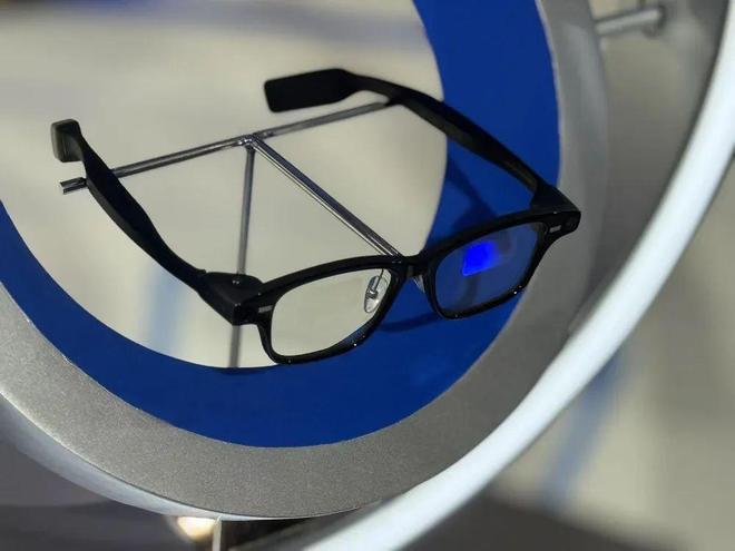 九游娱乐官方网站：AI眼镜“难戴”但为何厂商却停不下来？(图4)