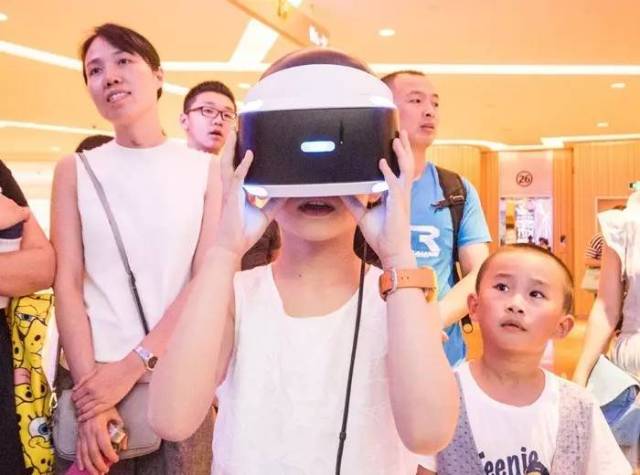 九游：融资10亿+eSIM AR眼镜 CES 2026雷鸟创新将大展身手