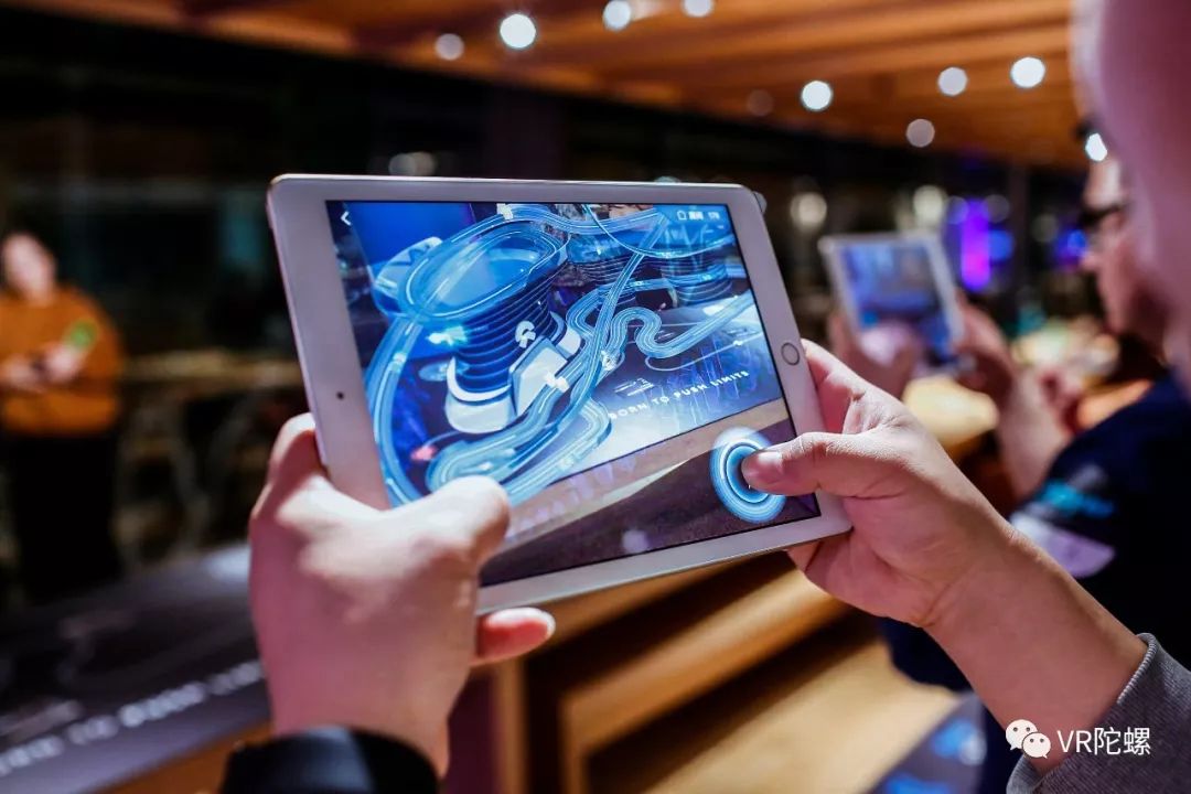 九游娱乐官方网站：2026商业显示行业新动向：空间计算+AI爆发三大场景成赚钱新风口！(图1)