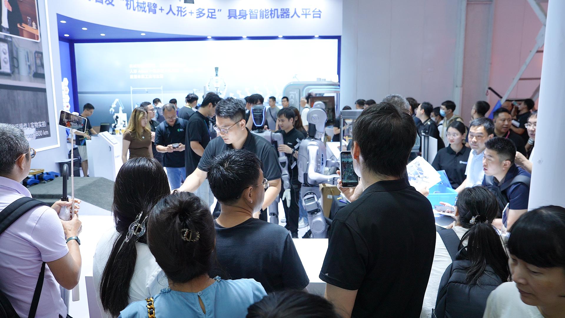 中信建投：OpenAI落地广告变现 大模型商业化加速中