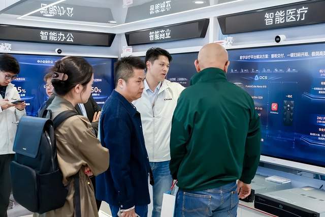 戴上VR“亲历”事故！VR交通安全体验馆建设方案解锁安全教育新方式！