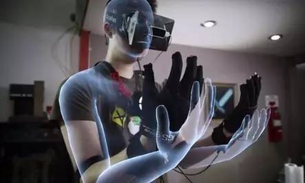 九游：谷东科技AR眼镜结合Transformer探索辅助学习新范式