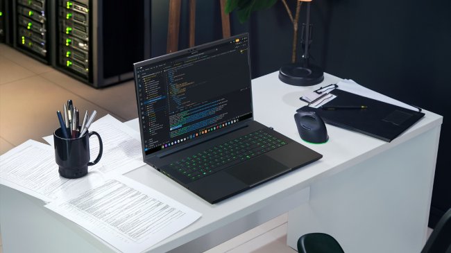 RAZER发布新款灵刃18——台式机级性能赋能游戏与AI开发